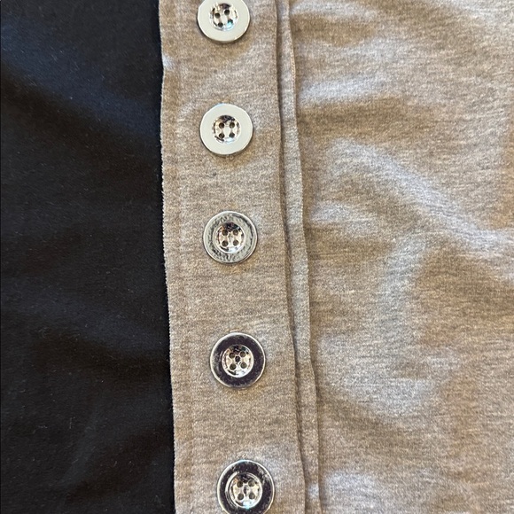 Color Block Top - Picture 4 of 5